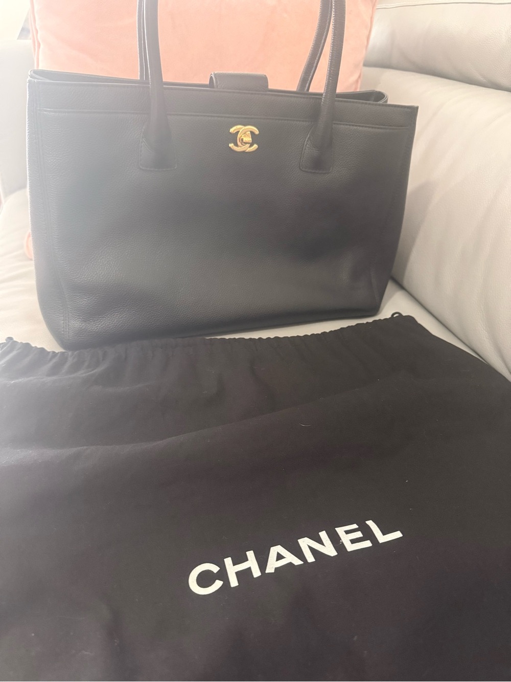 CHANEL Black Leather Tote with Gold CC Turnlock - Picture 6 of 10